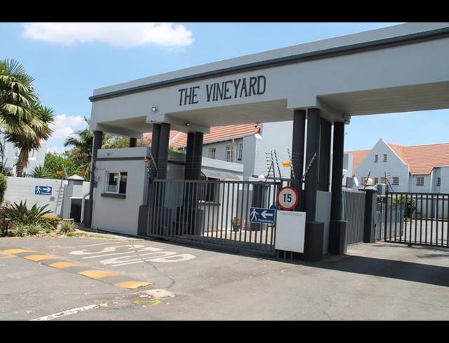 3 BEDROOM TOWNHOUSE FOR SALE IN EDEN GLEN